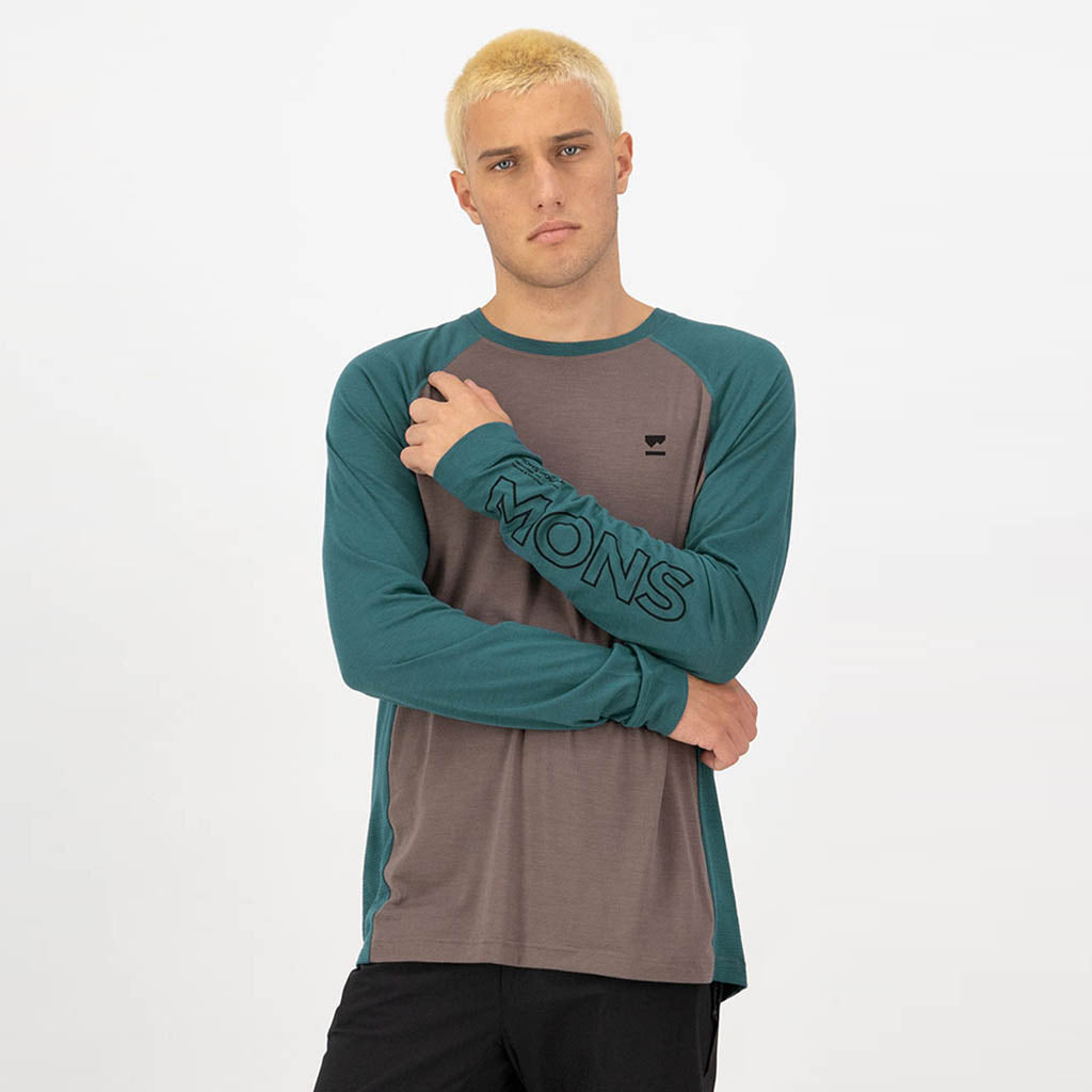Mens Tarn Merino Long Sleeve Iron / Abyss